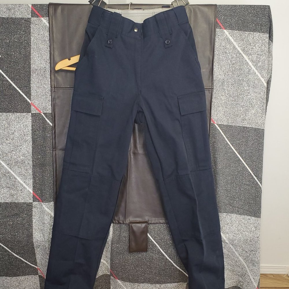 COPY - Mark's Work Wearhouse cargo work pants size 28/32